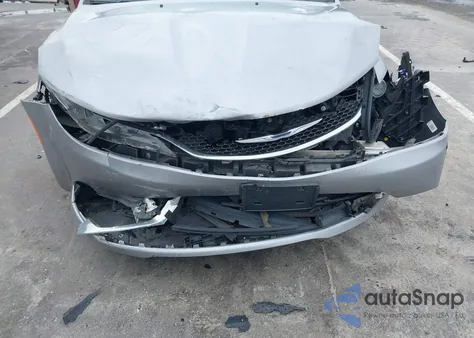 2017 Chrysler 200 Limited Platinum z USA, uszkodzony, nr VIN 1C3CCCAB1HN508244